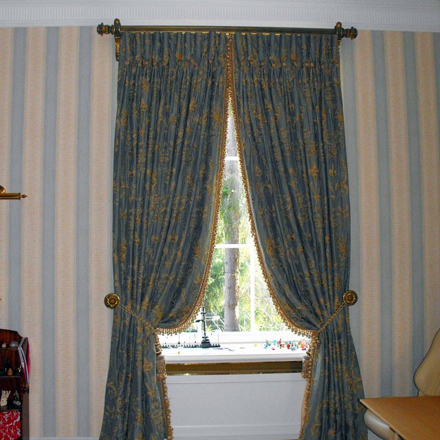 curtain installation