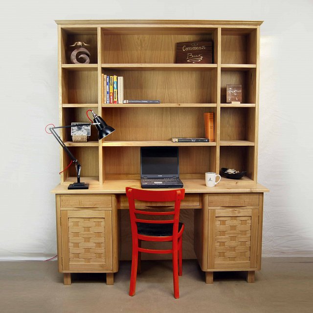 Desk with shelves