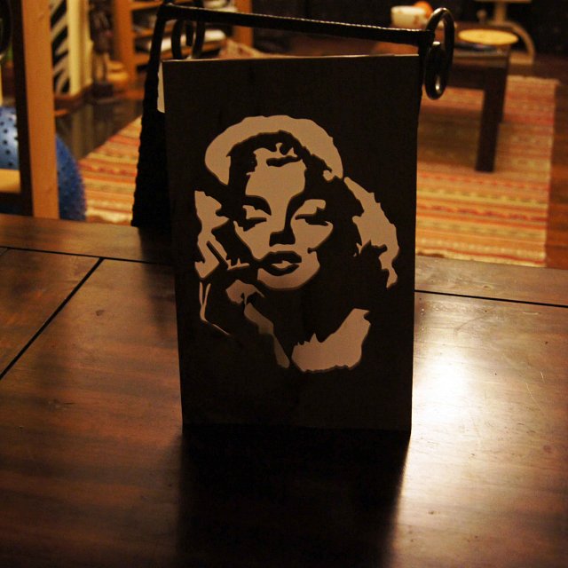 Marilyn Monroe light relief